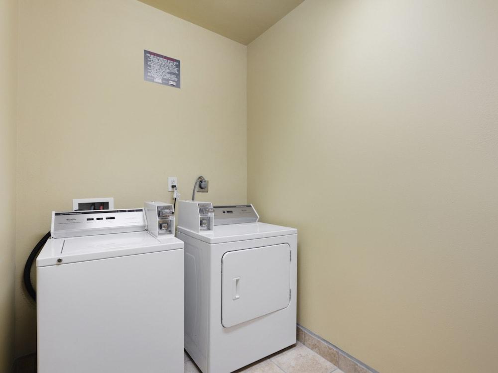 OYO Hotel Valley View TX, I-35 photo 25