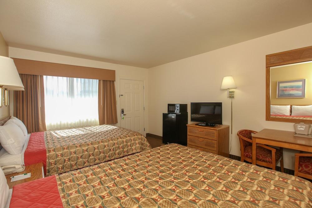 Highland Country Inn photo 10