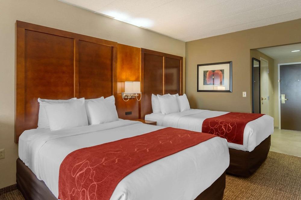 Comfort Suites South Park photo 9