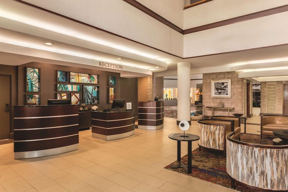 Embassy Suites by Hilton Orlando International Dr ICON Park photo 5
