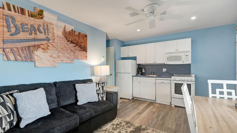 Montauk Oceanside Suites photo 40