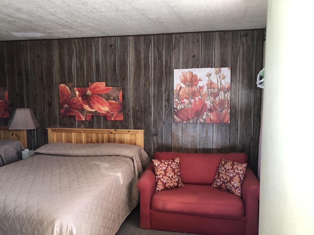 Rustic Inn Motel photo 68