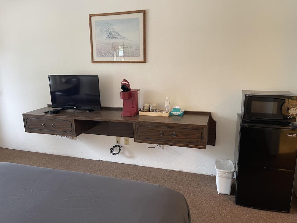 Kootenai Valley Motel photo 31