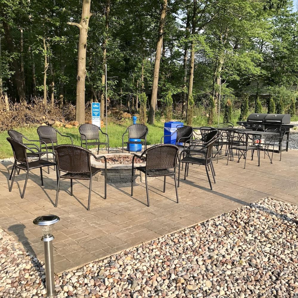 Baymont by Wyndham Stevens Point photo 62