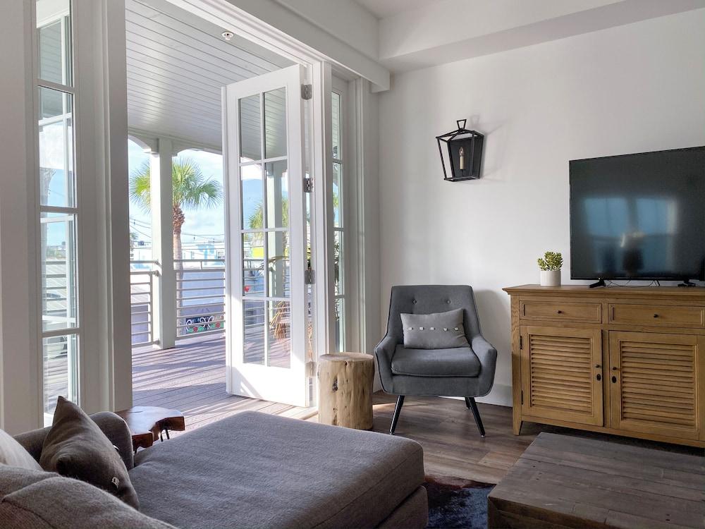 Berkeley Beach Club photo 21