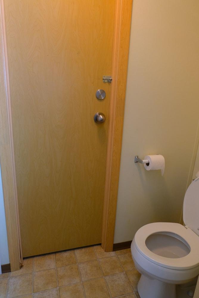 Target Hospitality - Mentone Skillman Station Lodge photo 15