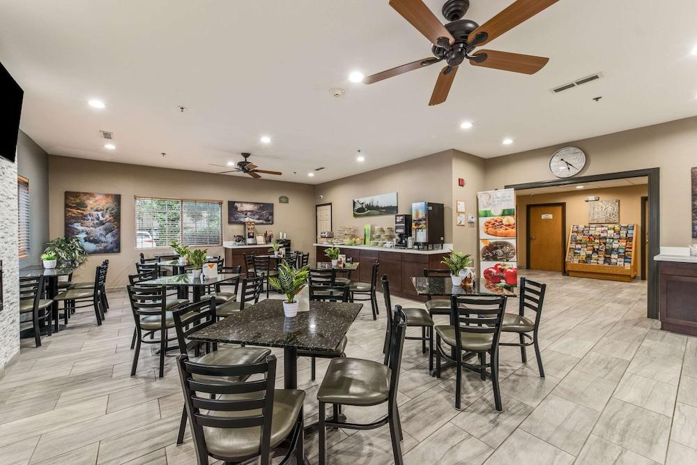 Quality Inn & Suites Hendersonville - Flat Rock photo 28