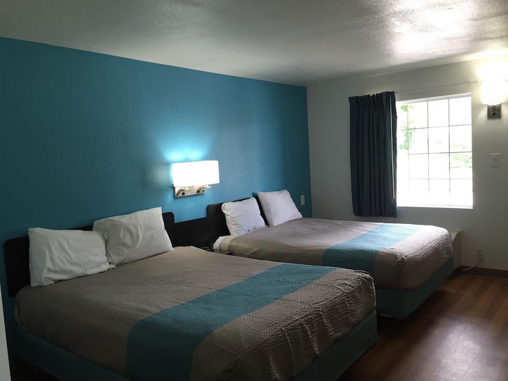 Motel 6 Prairie Du Chien, WI photo 28
