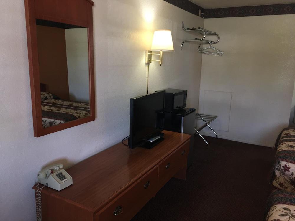 Finns Motel photo 17