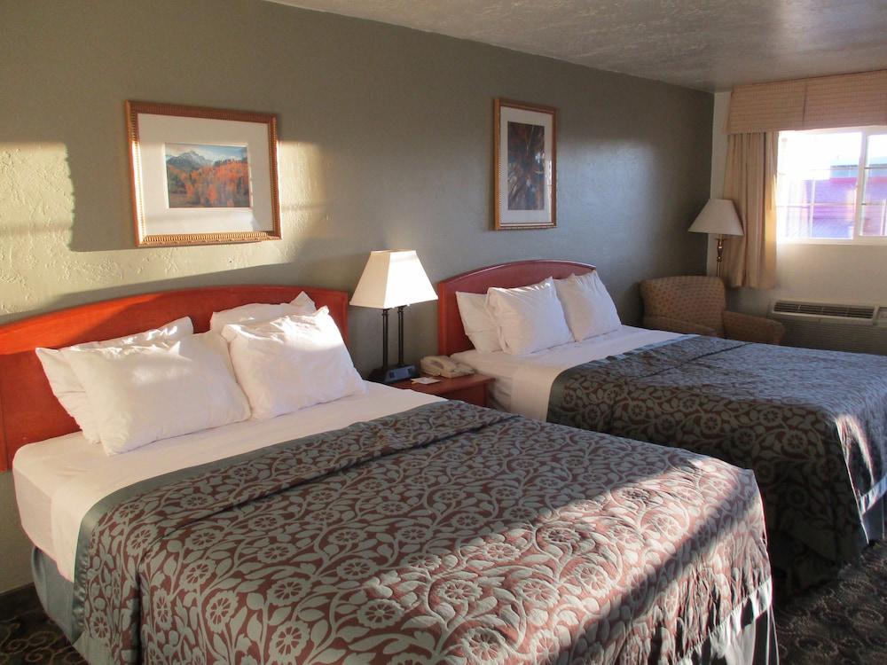 Days Inn by Wyndham Montrose photo 4