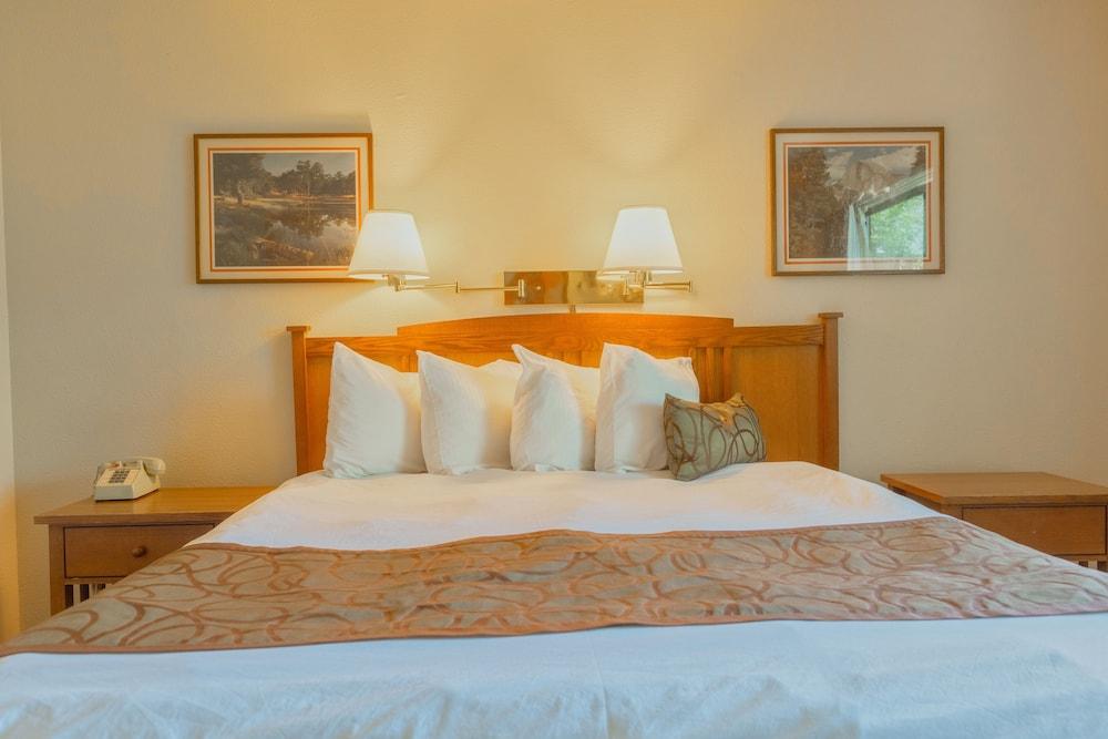 Mariposa Lodge photo 19