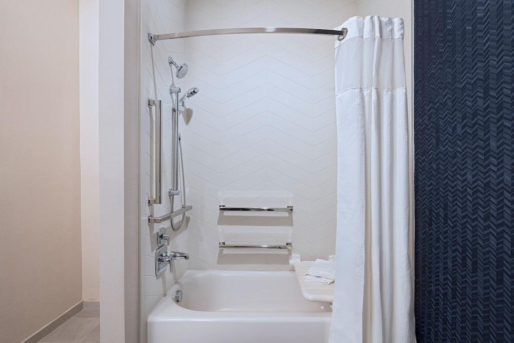 Fairfield Inn & Suites Hillsboro photo 13