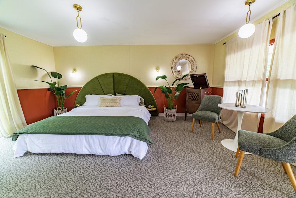The Springs Motel photo 13