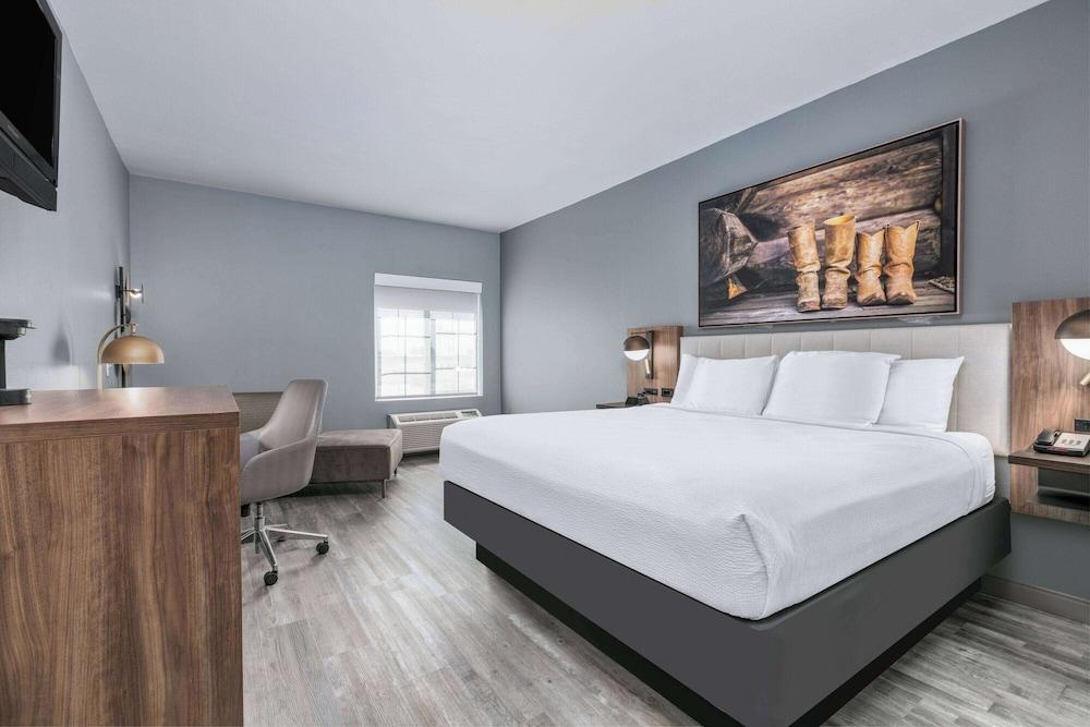 La Quinta Inn & Suites by Wyndham Decatur photo 20
