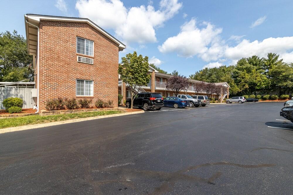 Affordable Suites of America Harrisonburg photo 62
