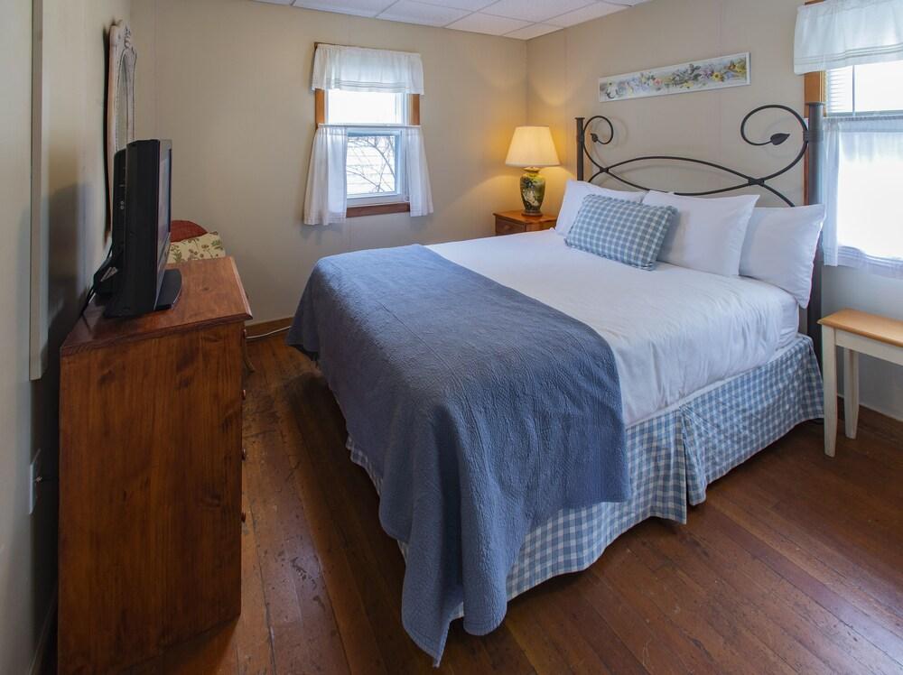 Edgewater Resort photo 38