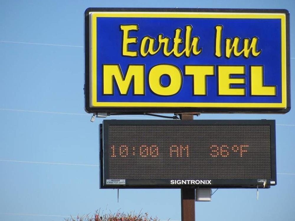 Earth Inn Motel photo 29