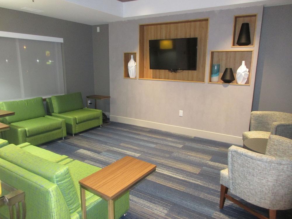 Holiday Inn Express Oneill by IHG photo 54