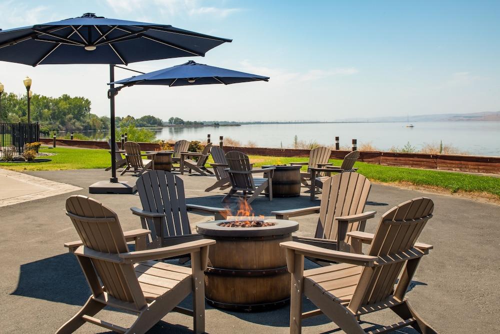 River Lodge And Grill photo 25