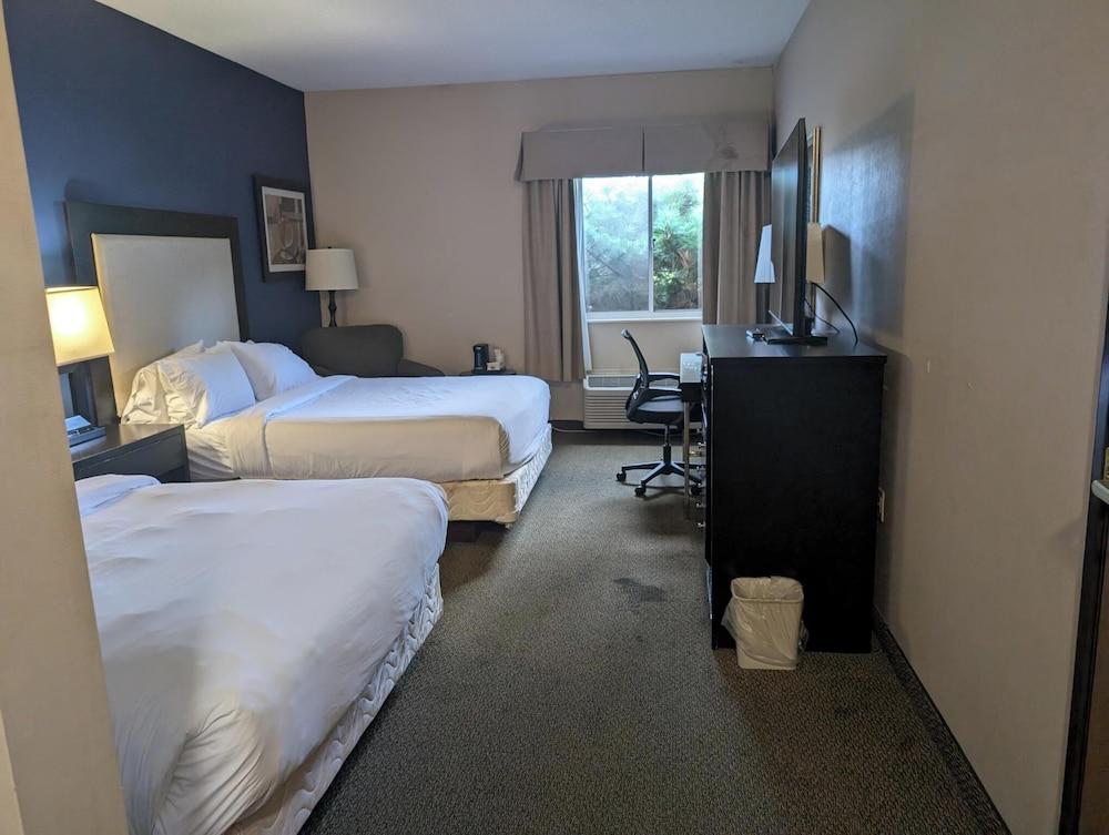 Wingate by Wyndham Ashland photo 3