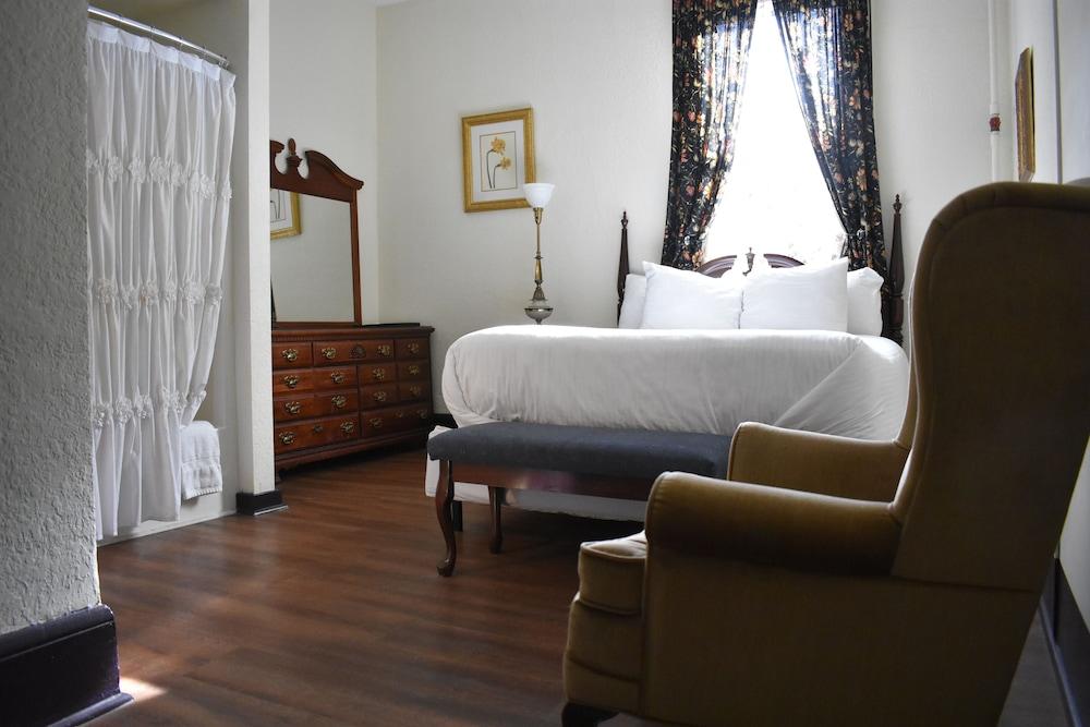 The DeLand Hotel photo 98