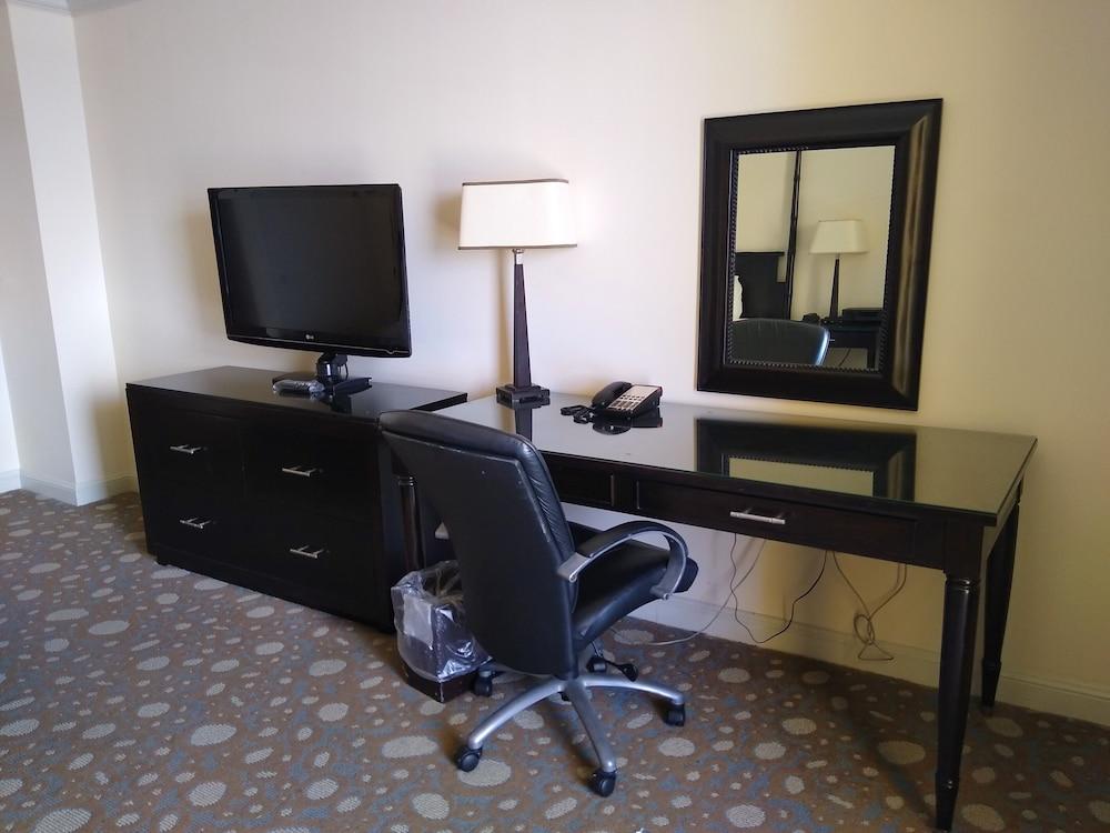 Private Residences at the Atlantic Resort and Spa photo 27