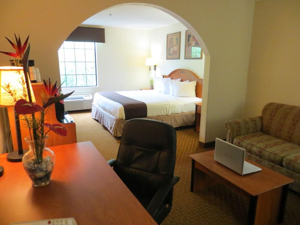 Red Roof Inn & Suites Hinesville photo 33