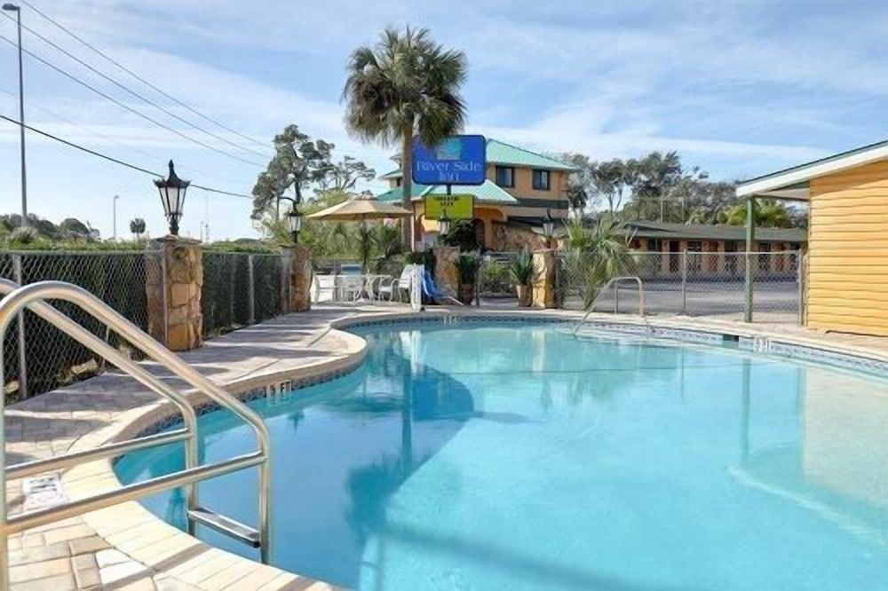 River Side Inn photo 18