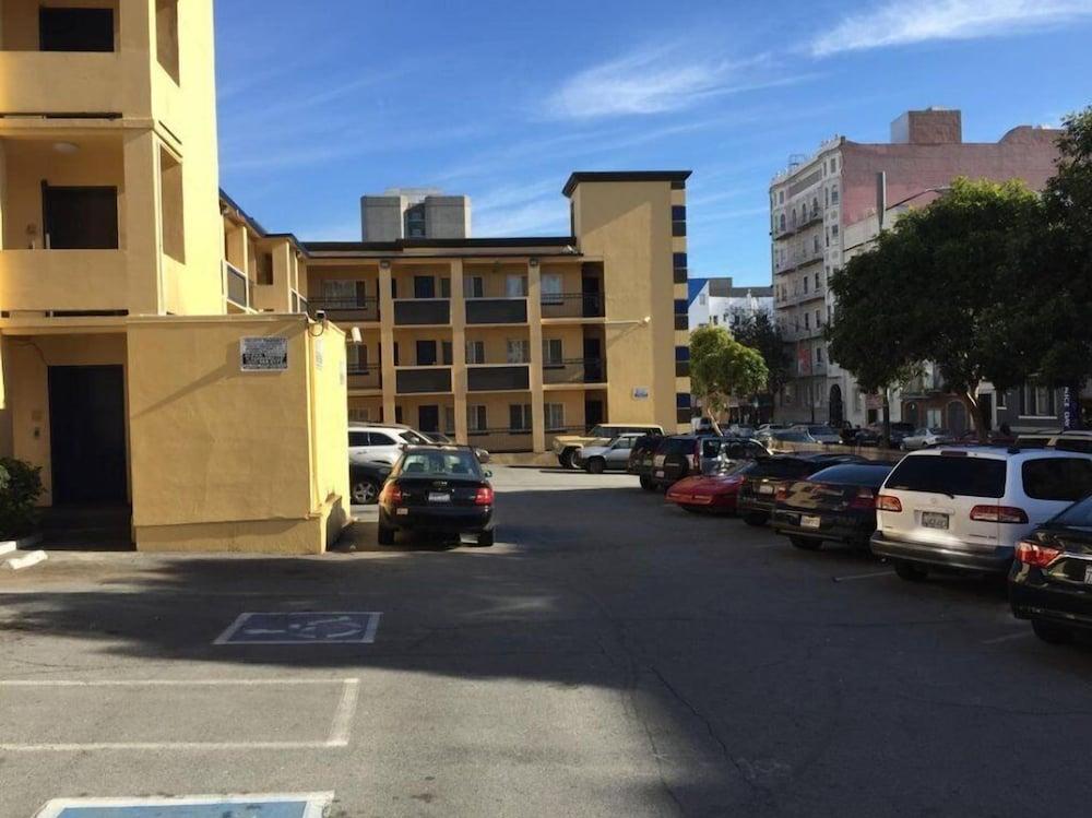 Civic Center Inn photo 12