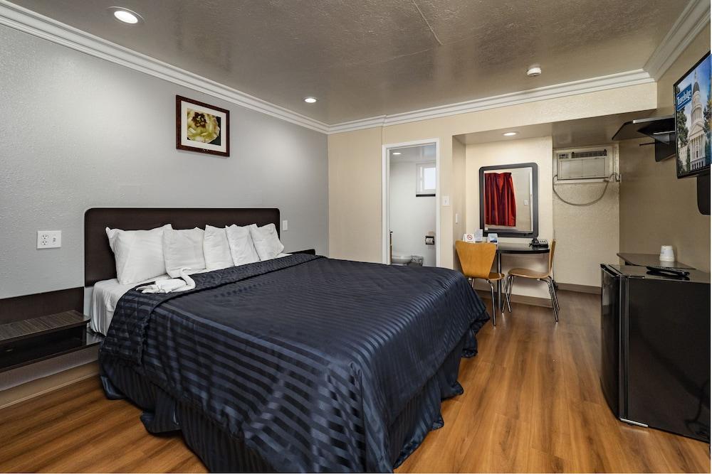 Travelodge by Wyndham Sacramento Convention Center photo 21