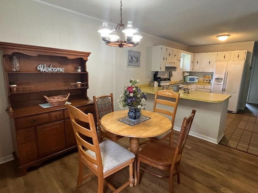 Meadowlark Motel with Restaurant & Bar photo 27