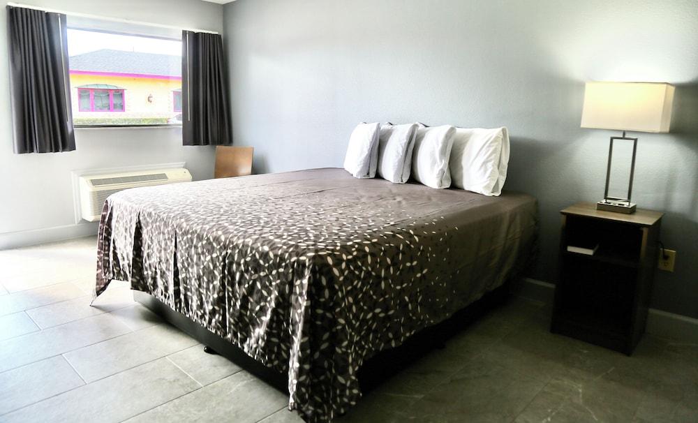 Home Inn & Suites Orlando-Apopka photo 4