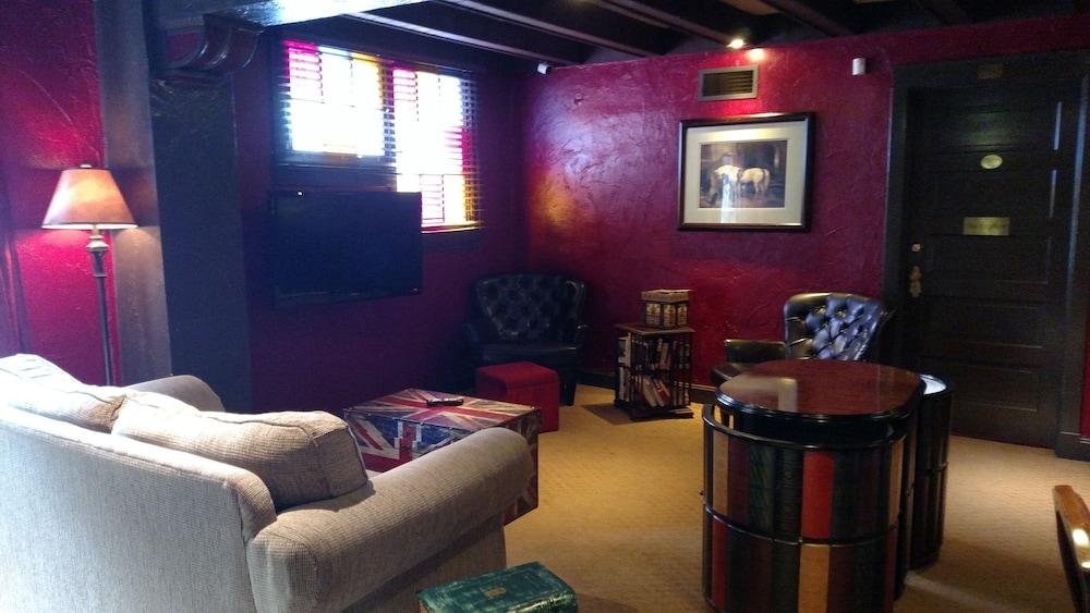 Ye Old English Inn photo 22
