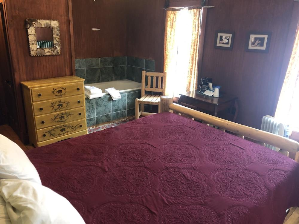 The Woods Inn photo 21