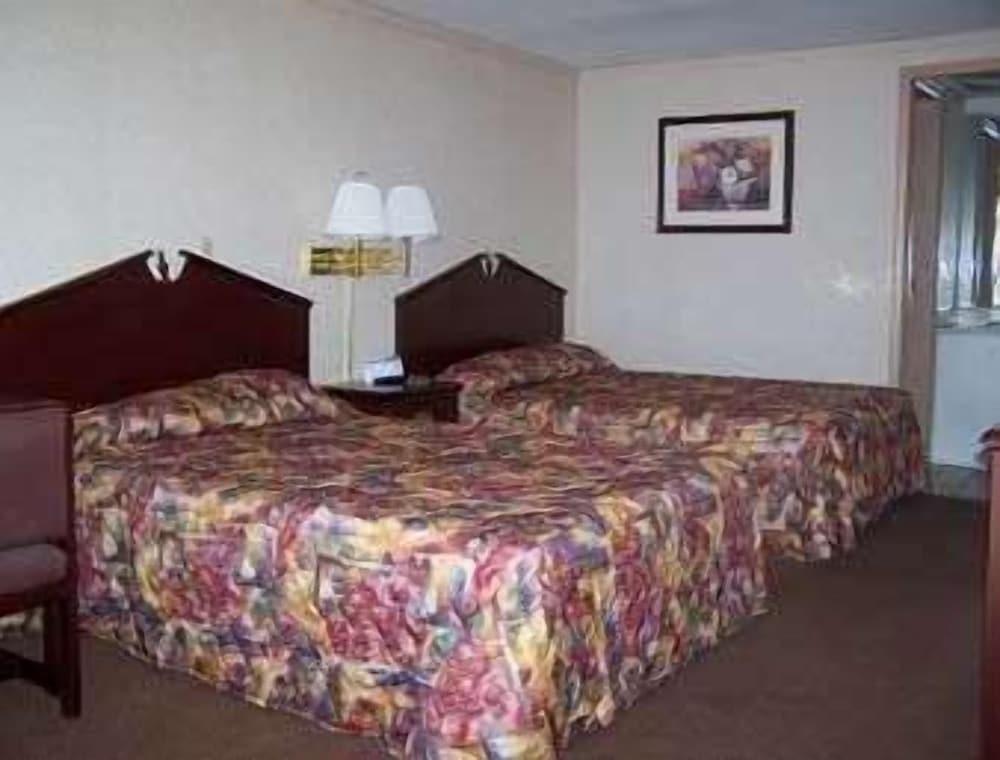 Knights Inn Rossford photo 6