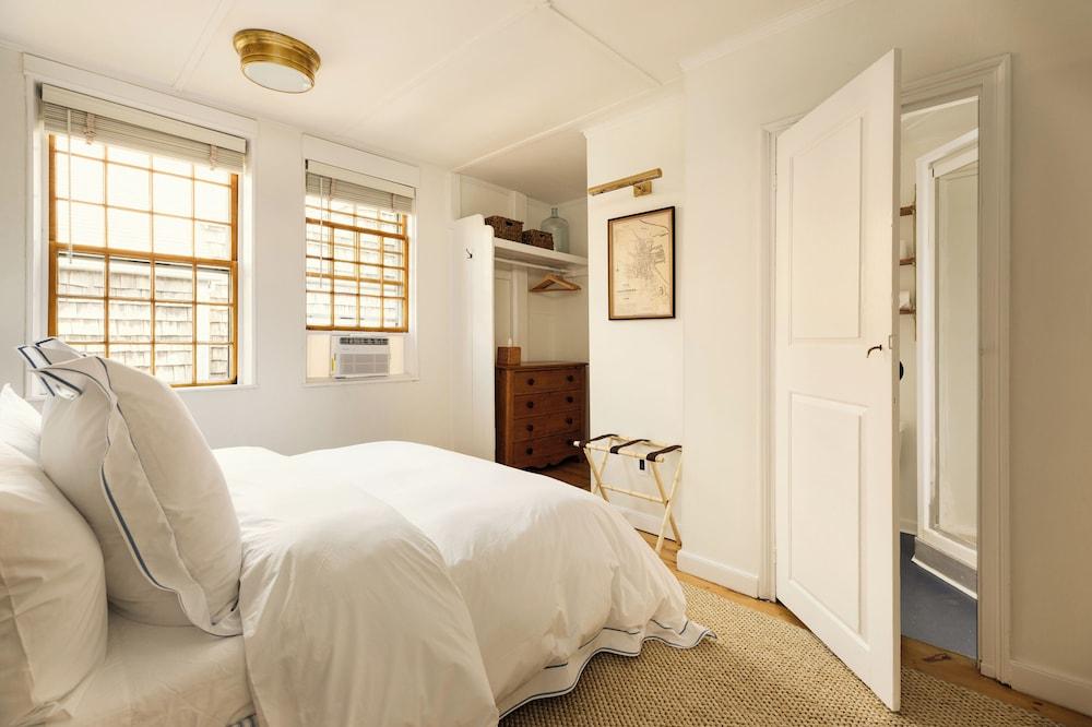 Sawyer House photo 34