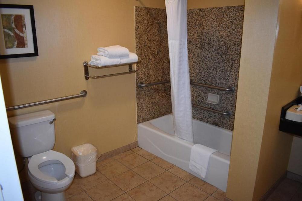 Comfort Suites Blythe photo 28