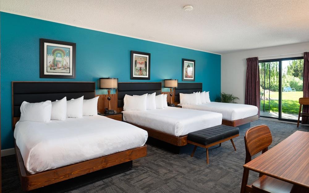 The Sapphire Motel photo 16