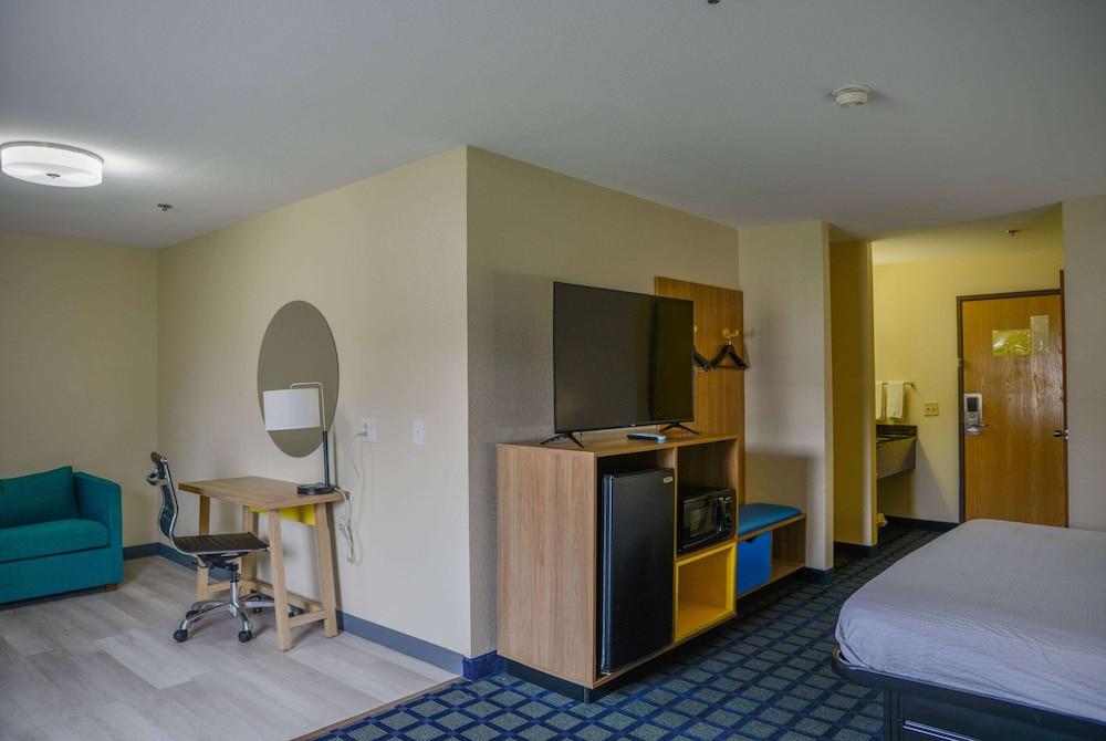 Days Inn by Wyndham Mount Vernon photo 24