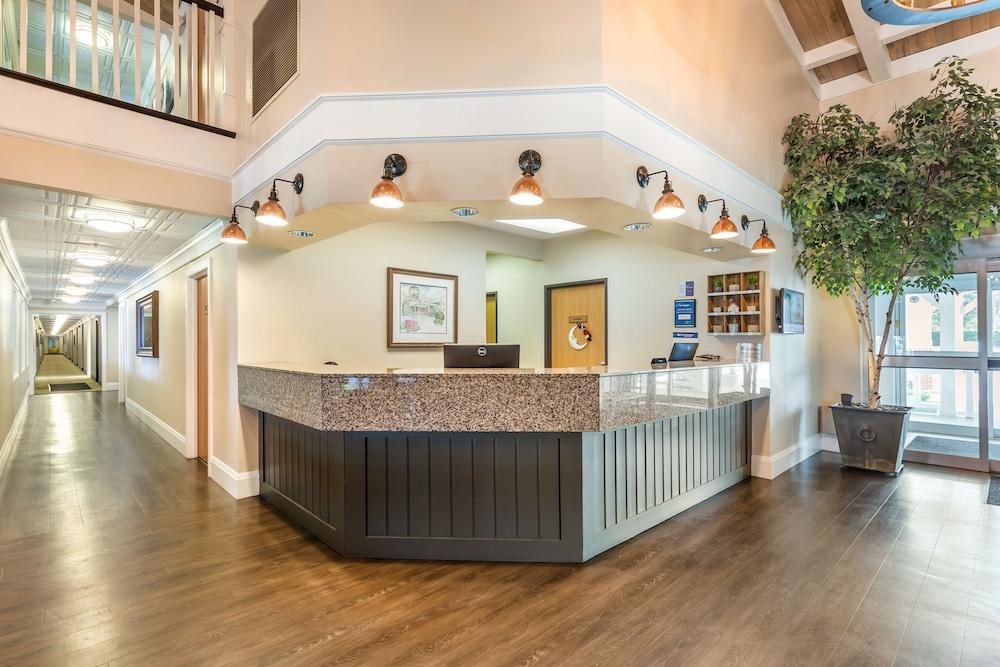 Best Western Plus University Park Inn & Suites photo 45