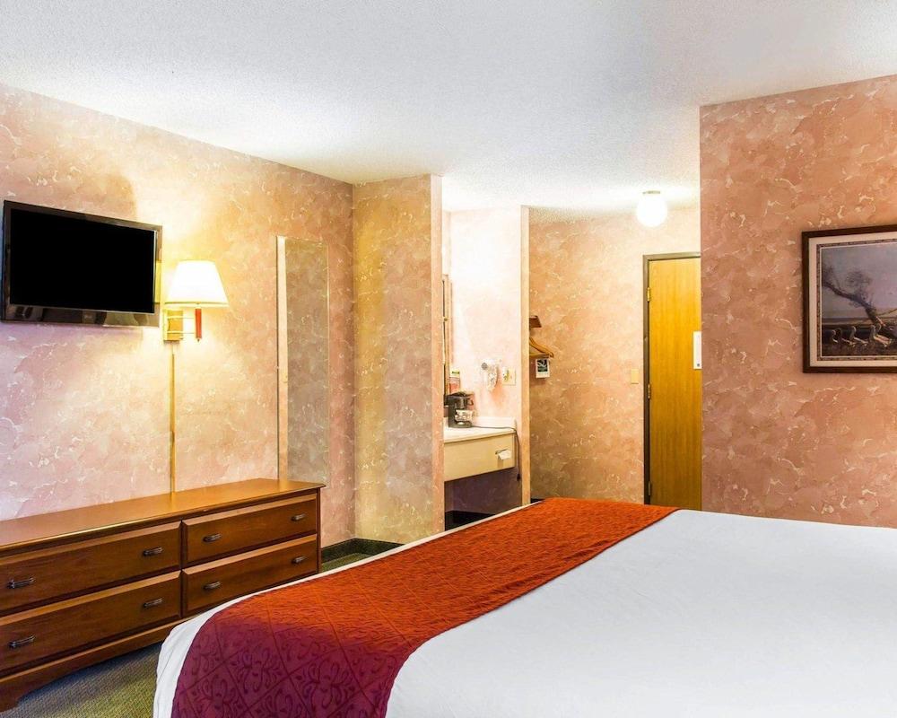 Econo Lodge Longmont East photo 12