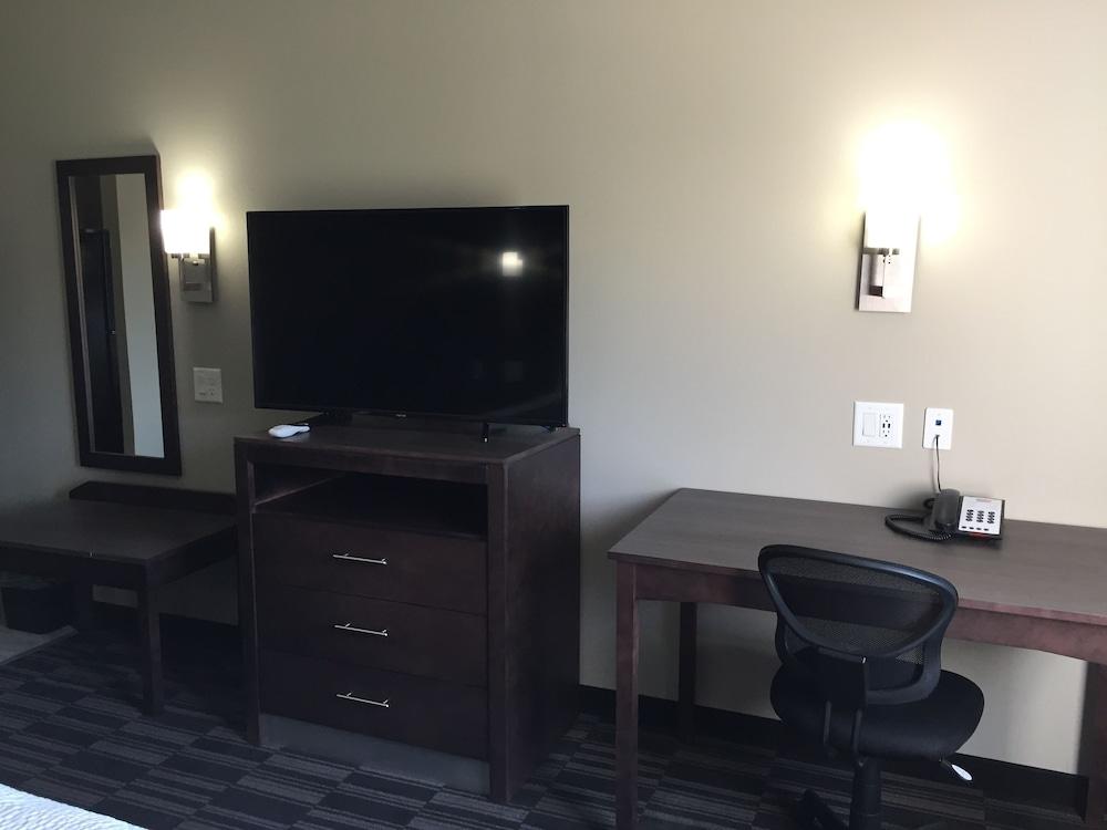 Home Inn and Suites photo 24