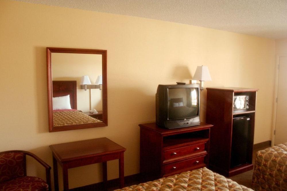 Budget Inn photo 19