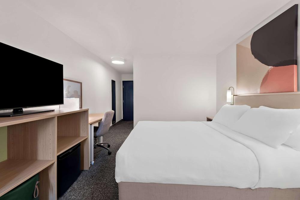 Spark by Hilton Norfolk photo 38