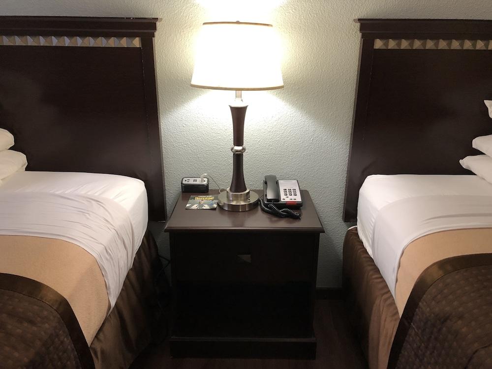 Valueinn Motel photo 13