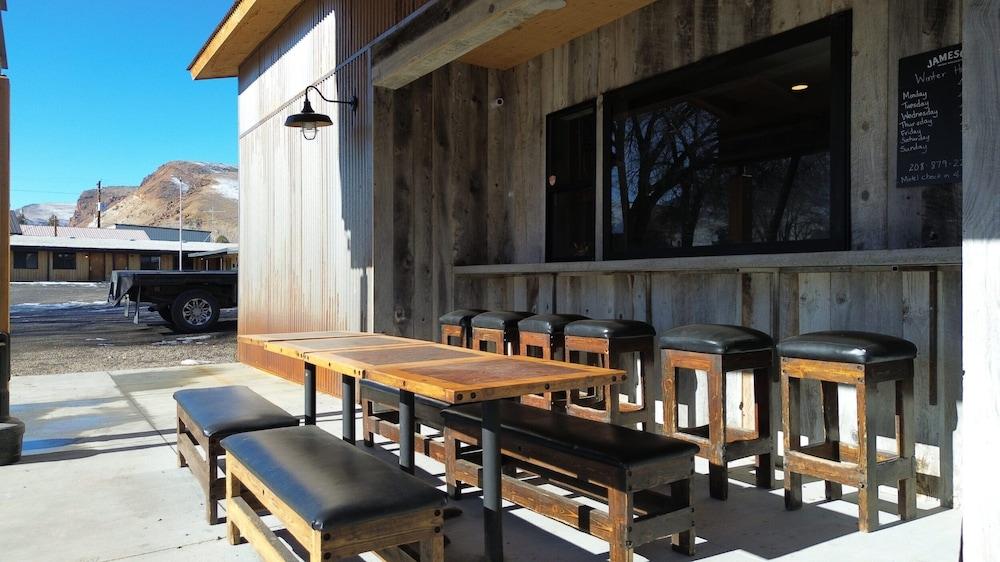 Challis Roadhouse photo 12