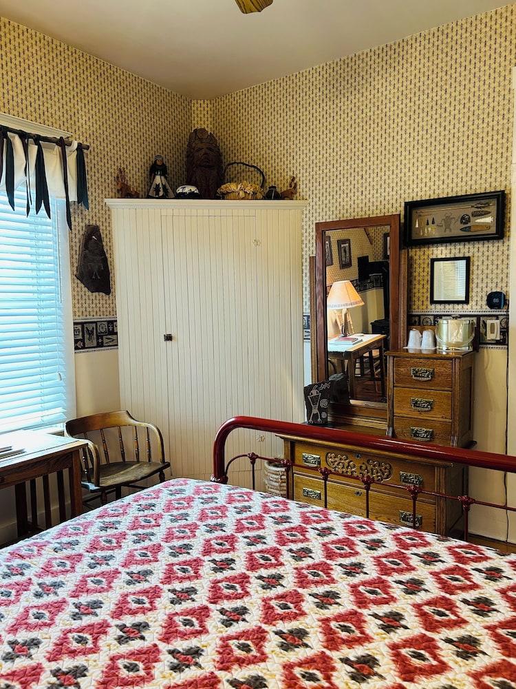 Moore's Old Pine Inn photo 27