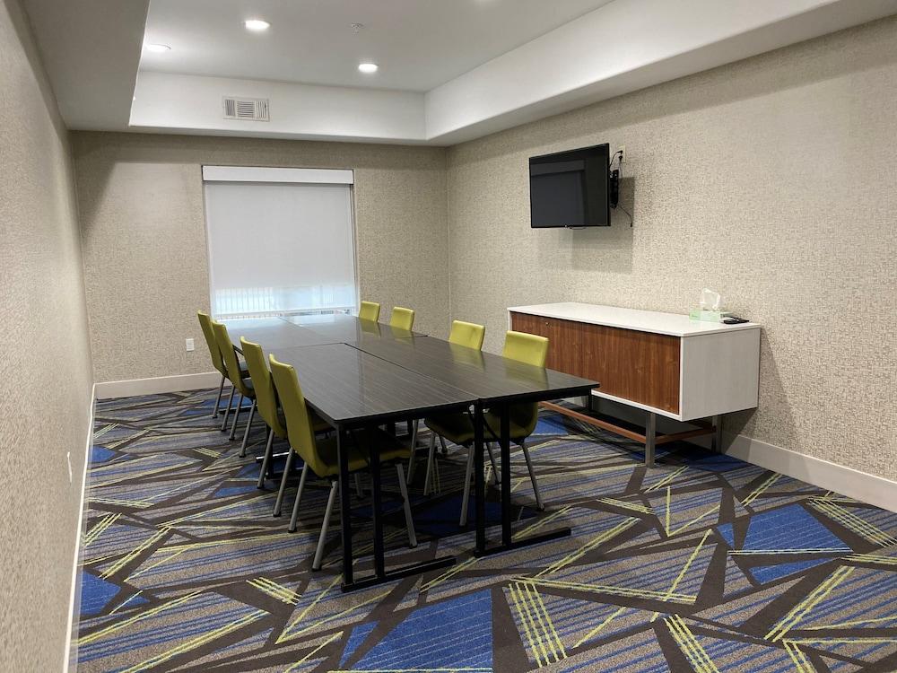 Holiday Inn Express Hotel & Suites Pauls Valley by IHG photo 42