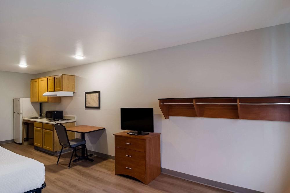 WoodSpring Suites Jacksonville East 295 Cruise Port photo 13