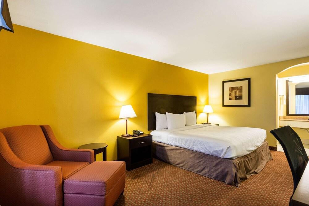Quality Inn Indianola photo 23